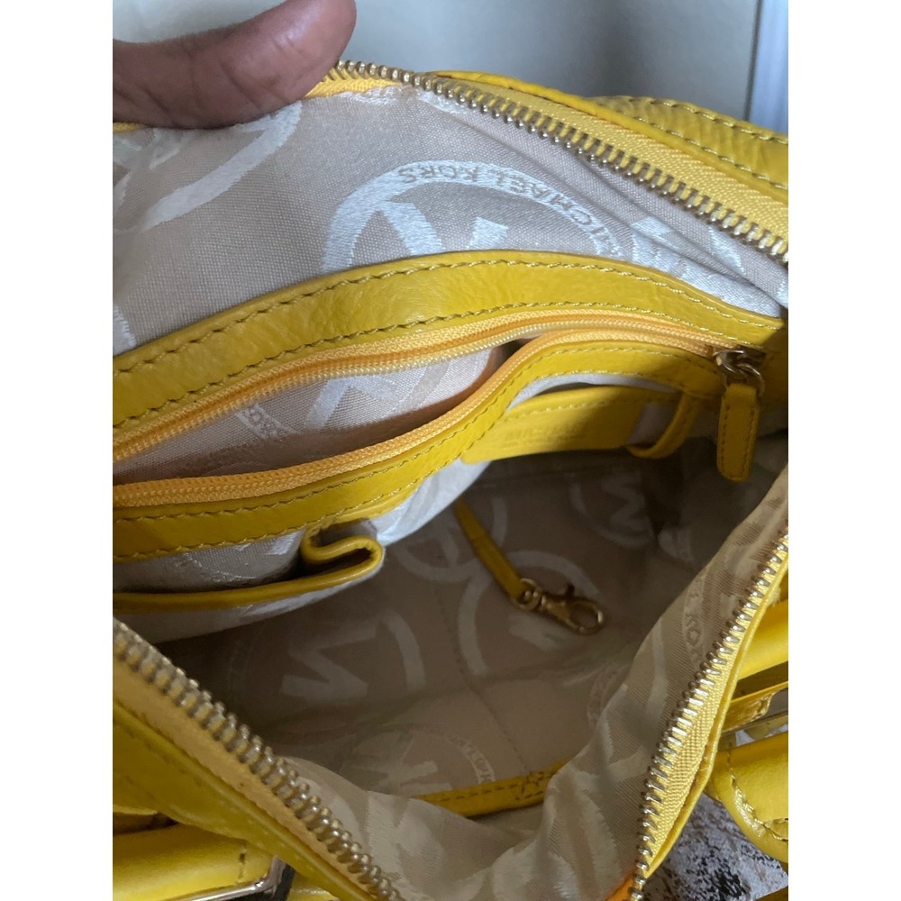 MICHAEL KORS A-0901  YELLOW   Pebbled Leather Large Shoulder Satchel Pocket Tote - Picture 7 of 9